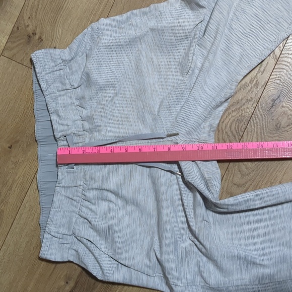 Lululemon On the Fly  Grey Women's Pants Size 6 - Picture 6 of 10